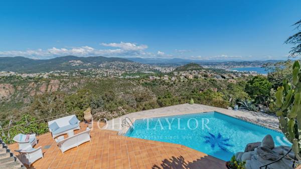 Exclusivité – Maison d’Architecte Style Couellle vue mer et Estérel