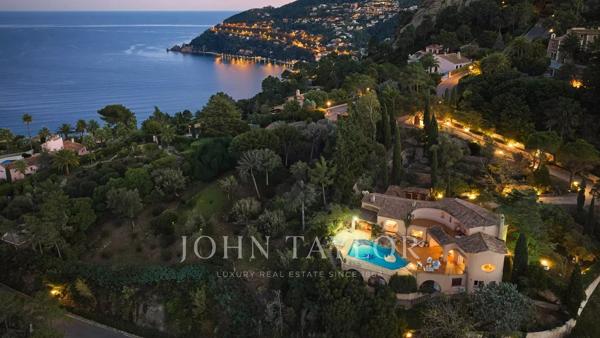 Exclusivité – Maison d’Architecte Style Couellle vue mer et Estérel