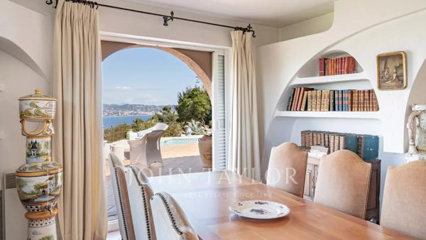 Exclusivité – Maison d’Architecte Style Couellle vue mer et Estérel