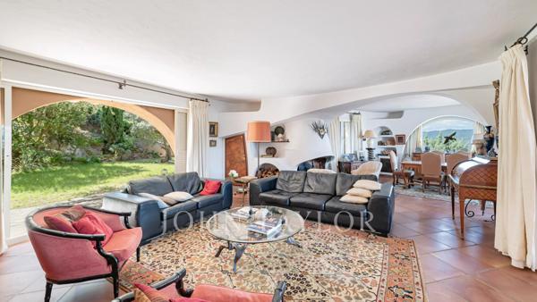 Exclusivité – Maison d’Architecte Style Couellle vue mer et Estérel