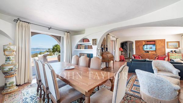 Exclusivité – Maison d’Architecte Style Couellle vue mer et Estérel