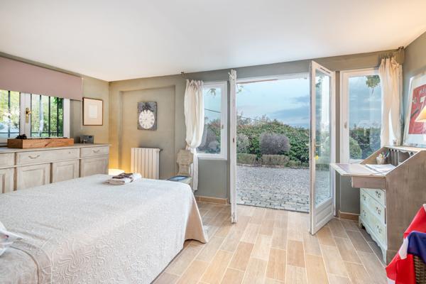 CO-EXCLUSIVITÉ – Villa provençale avec vue panoramique sur la mer