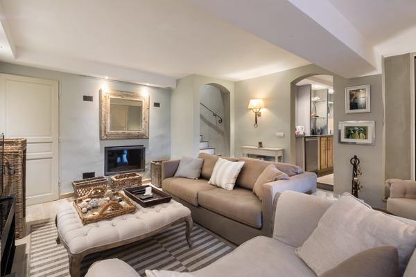 CO-EXCLUSIVITÉ – Villa provençale avec vue panoramique sur la mer