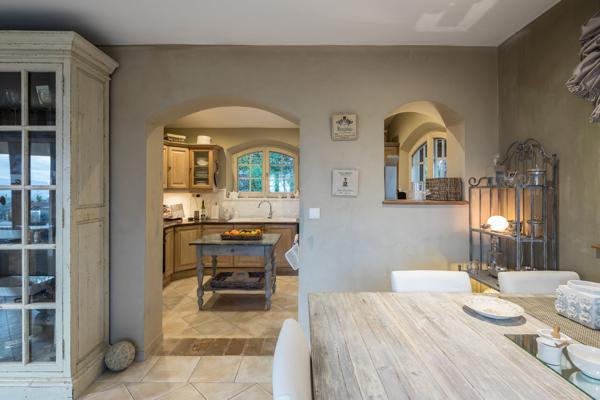 CO-EXCLUSIVITÉ – Villa provençale avec vue panoramique sur la mer
