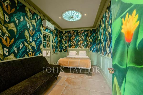 Luxueuse villa meublée ou non meublée à louer à Aix-en-Provence avec dépendances : Evasion et élégance au coeur de la Provence