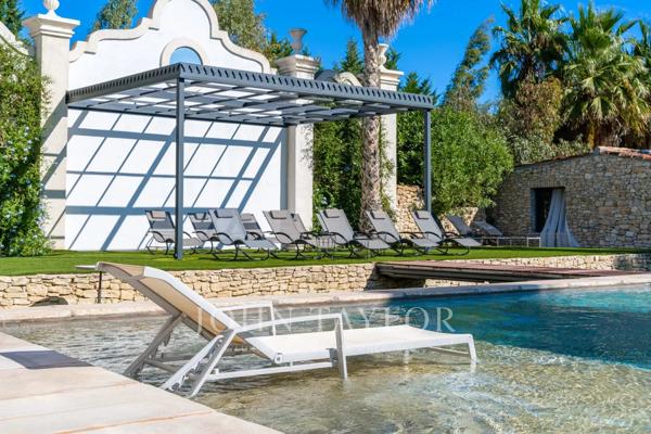 Luxueuse villa meublée ou non meublée à louer à Aix-en-Provence avec dépendances : Evasion et élégance au coeur de la Provence