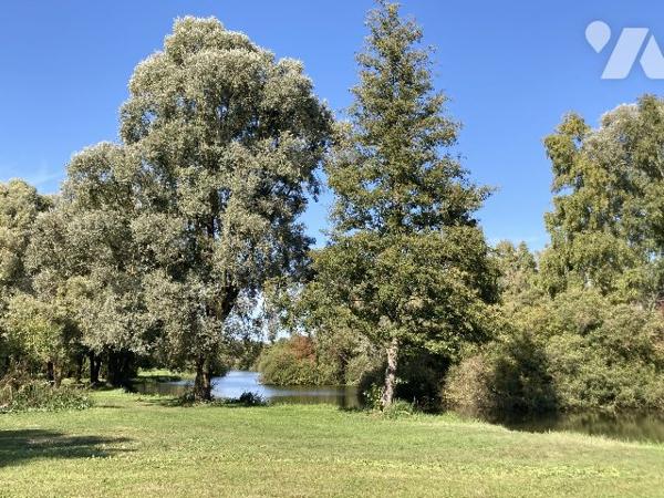 Domaine de pêche avec camping gîte et maison principale
