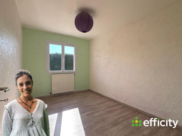 Maison
         5 pièces
        - 92 m² Exclusivité 245 000 € *