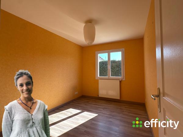 Maison
         5 pièces
        - 92 m² Exclusivité 245 000 € *