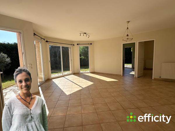 Maison
         5 pièces
        - 92 m² Exclusivité 245 000 € *