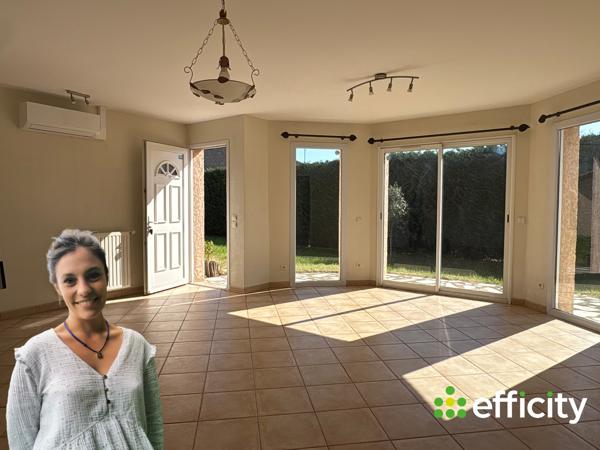 Maison
         5 pièces
        - 92 m² Exclusivité 245 000 € *