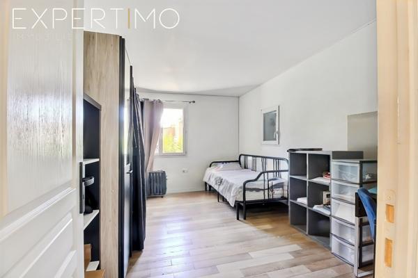 Châteauneuf-le-Rouge (13790) Châteauneuf-le-Rouge – Maison 4 chambres, très calme avec jolie vue sur le Cengle