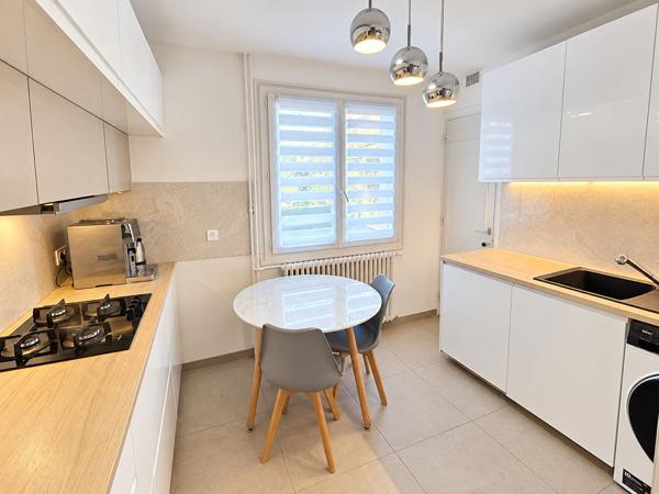 VÉNISSIEUX ? PARILLY | T5 rénové avec balcon, proche métro D