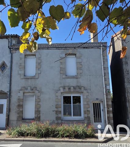 Maison à vendre 5 pièces 87 m² Saint-Pierre-des-Échaubrognes