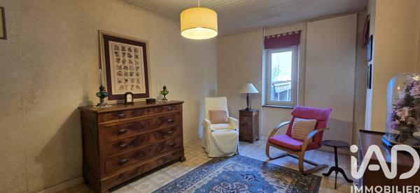 Maison à vendre 5 pièces 87 m² Saint-Pierre-des-Échaubrognes