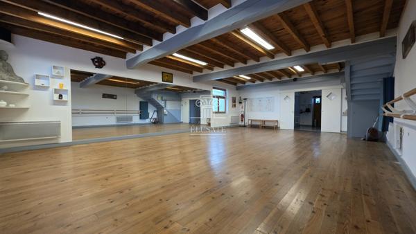 Eauze (32800) APPARTEMENT + SALLE DE DANSE