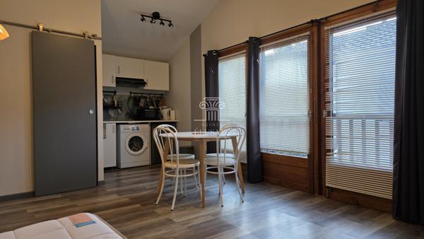 Eauze (32800) APPARTEMENT + SALLE DE DANSE