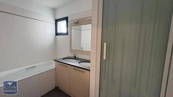 Appartement à louer 4 pièces 109.5m²