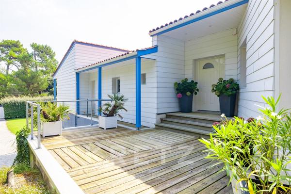 Propriété 235m² de style Louisiane à 200 m de la plage avec piscine