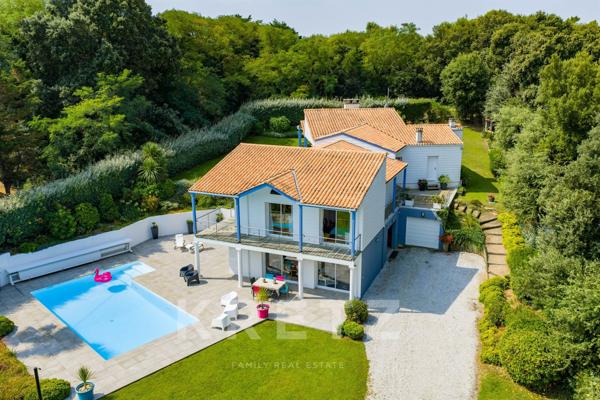 Propriété 235m² de style Louisiane à 200 m de la plage avec piscine