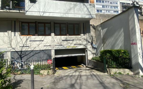Stationnement à vendre    11 m2 Paris 20