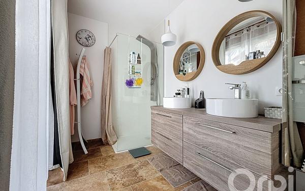 Maison à vendre    4 pièces • 199 m2 Challans