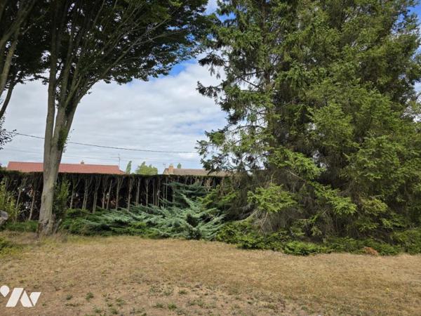 Terrain à bâtir - surface: 800 m² - façade: 28 m