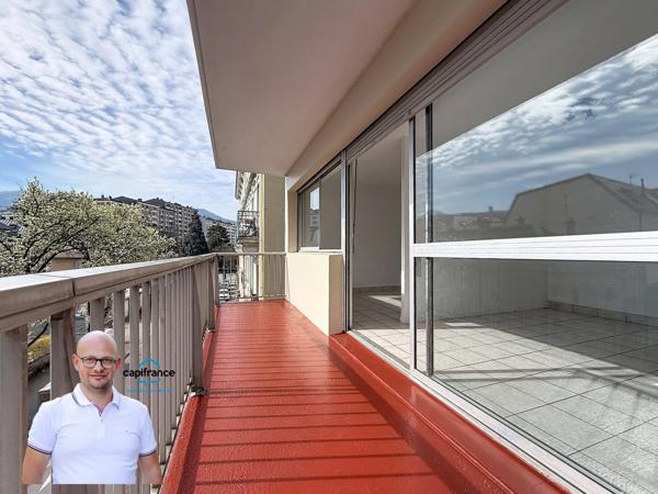 Appartement à vendre 1 pièces CHAMBERY (73) - 32m2 avec balcon.