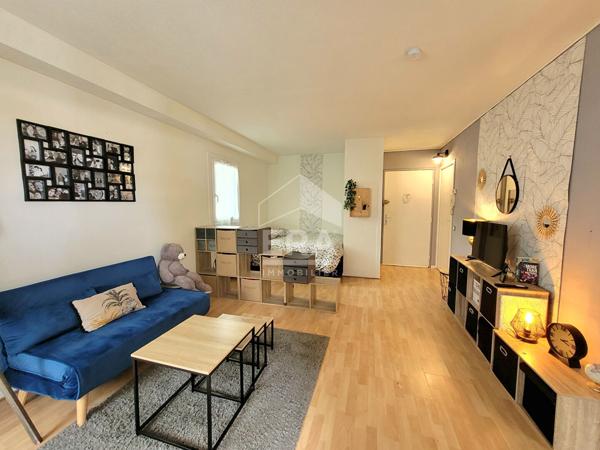 LOCATION - PAU BERLIOZ  : Grand T1 de 33m² avec extérieur et place de parking