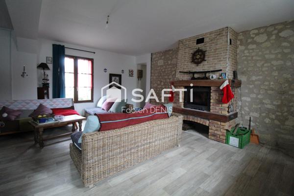 Ensemble de deux maisons et dépendances...