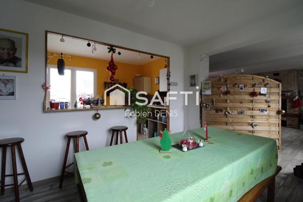 Ensemble de deux maisons et dépendances...