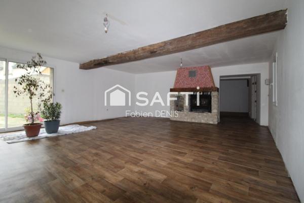 Ensemble de deux maisons et dépendances...