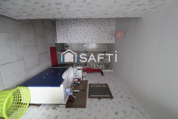 Ensemble de deux maisons et dépendances...