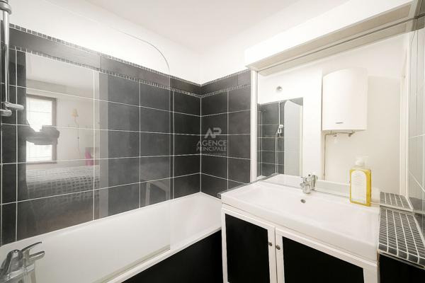 SEVRES CENTRE - APPARTEMENT 3 PIECES €295 000 ** - Référence 489-S
