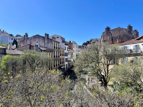 A louer un appartement de trois pièces à Marseille 13006 Quartier VAUBAN