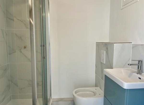 A louer un appartement de trois pièces à Marseille 13006 Quartier VAUBAN