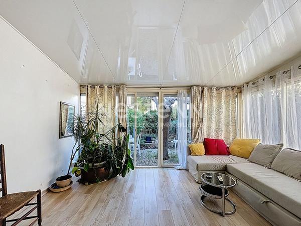 Secteur Rare maison de plain-pied avec jardin résidence sécurisée