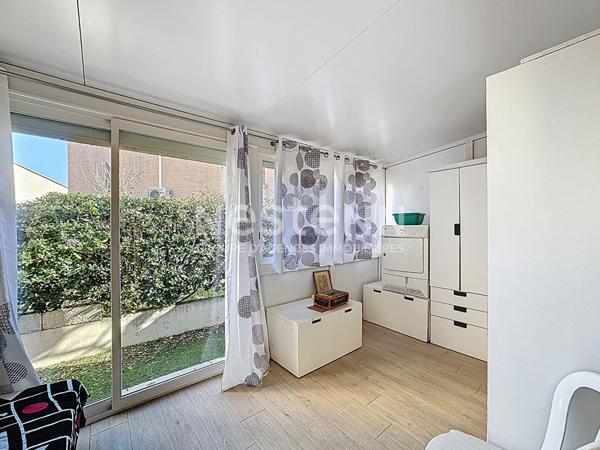 Secteur Rare maison de plain-pied avec jardin résidence sécurisée