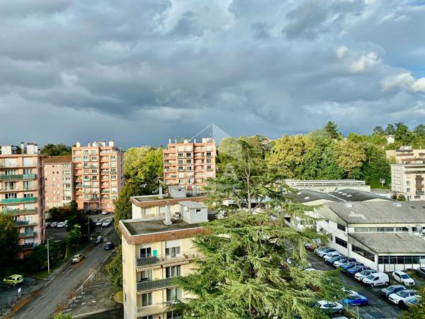 LOCATION - BILLERE - Studio de 27.12m² au dernier étage avec parking