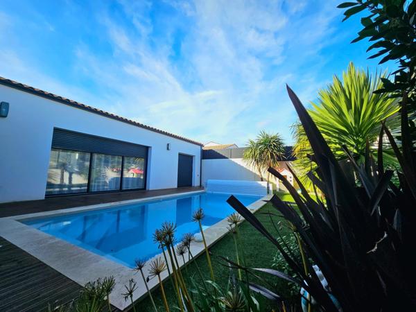 Maison contemporaine 2023 avec patio,  sous décennale, aux portes de La Rochelle !