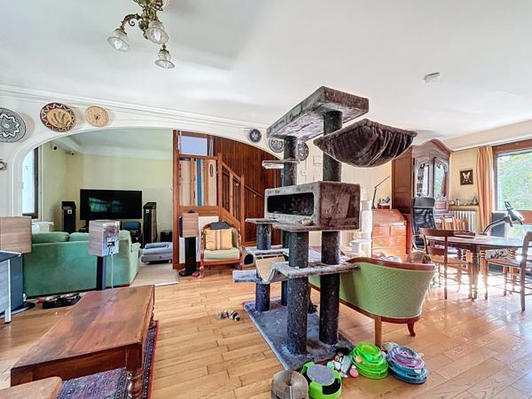 Grand terrain arboré, au calme, potentiel