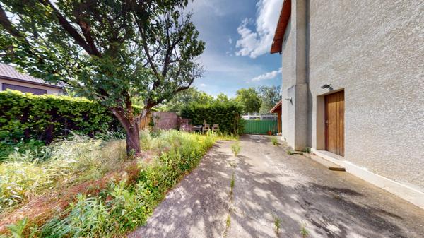 Maison 190m2 ( 225m2 utile) / appartement en RDC 45m2
