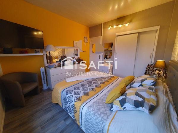 Surprenante, très belle maison. Posez vos meubles!