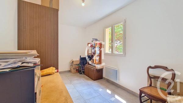 Appartement T3 à vendre  3 pièces - 47,68 m 2   ST MARTIN DE CRAU  - 13