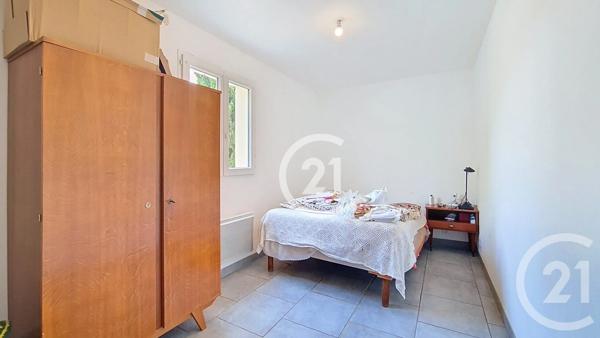 Appartement T3 à vendre  3 pièces - 47,68 m 2   ST MARTIN DE CRAU  - 13