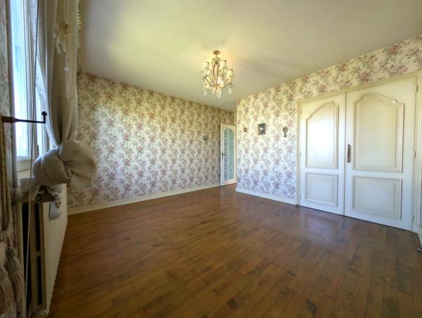 Riorges — Maison T4 avec terrain de 439 m² et garage (42)