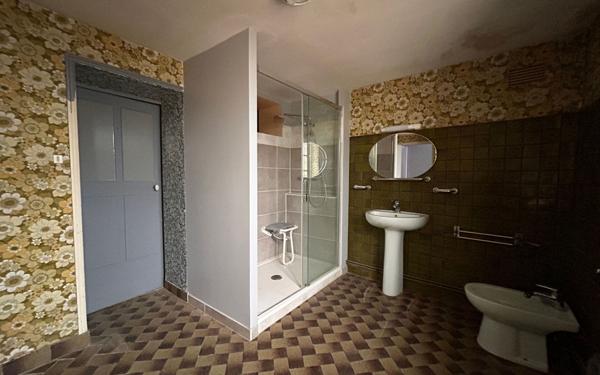 Maison à vendre    4 pièces •  Mer