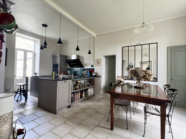 Vernon (86340) PROPRIÉTÉ - 4 CHAMBRES - PISCINE - GARAGE