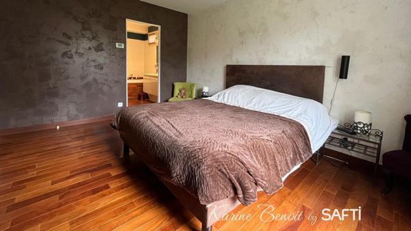 Pavillon dans un cadre exeptionnel, charme et confort en plein cœur d'Etiolles