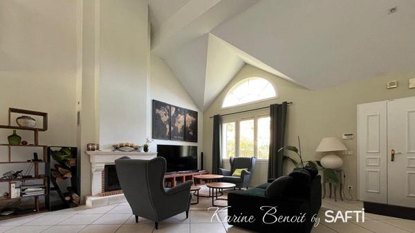 Pavillon dans un cadre exeptionnel, charme et confort en plein cœur d'Etiolles